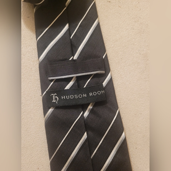 Hudson Room Necktie 100% Silk Black, White & Gray Made Italy - Picture 3 of 8